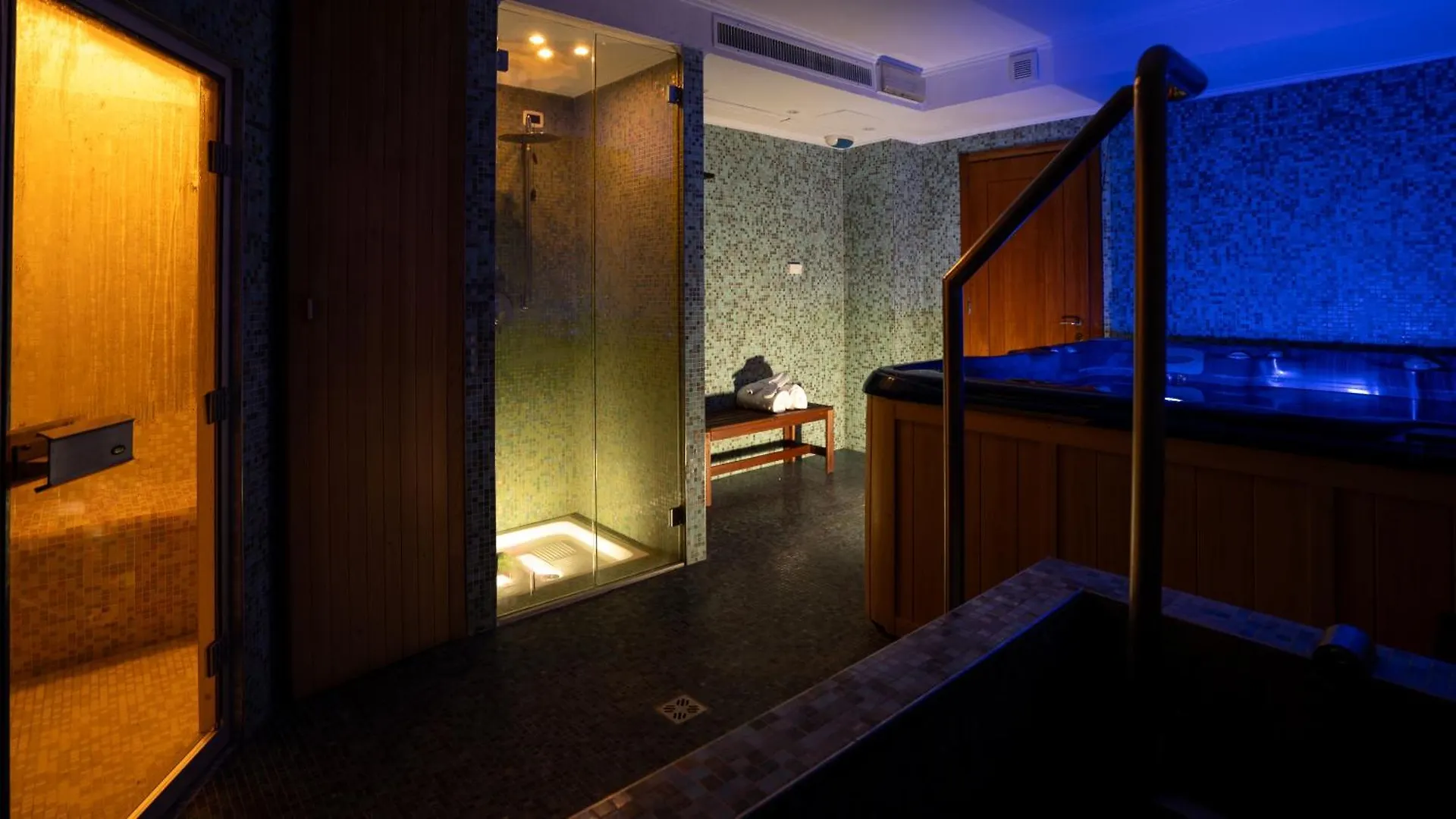 Gardone Palace Hotel Gardone Riviera 4*,  Italy